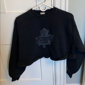 black toronto maple leafs crewneck